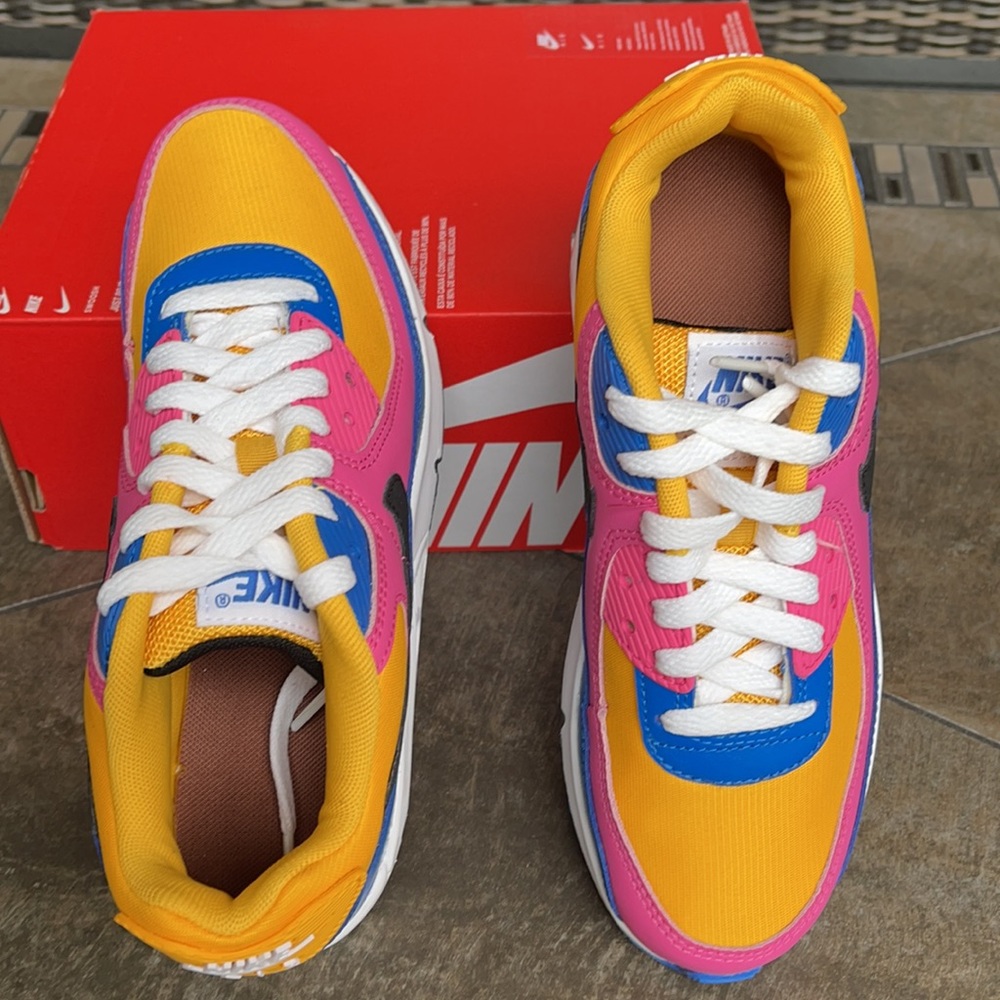 NIKE AIR MAX 90 WMNS - Picture 11 of 16
